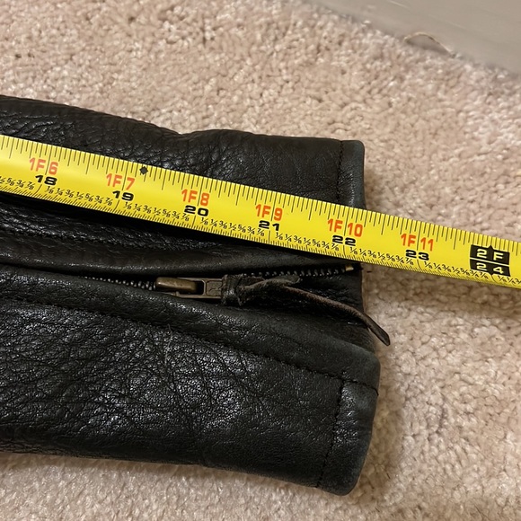 Leather riding jacket - Picture 9 of 11